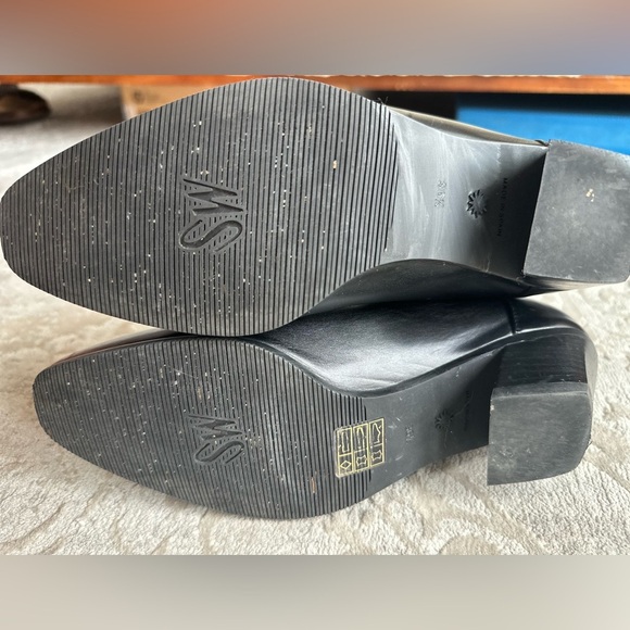 Stuart Weitzman Yuliana 60mm Chelsea Booties – Black Leather, Size 36.5 - Picture 4 of 7